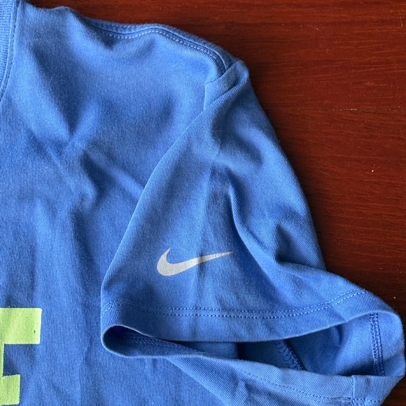 Nike Dri-FIT USA Track "ROADIE" T-Shirt - Picture 4 of 11